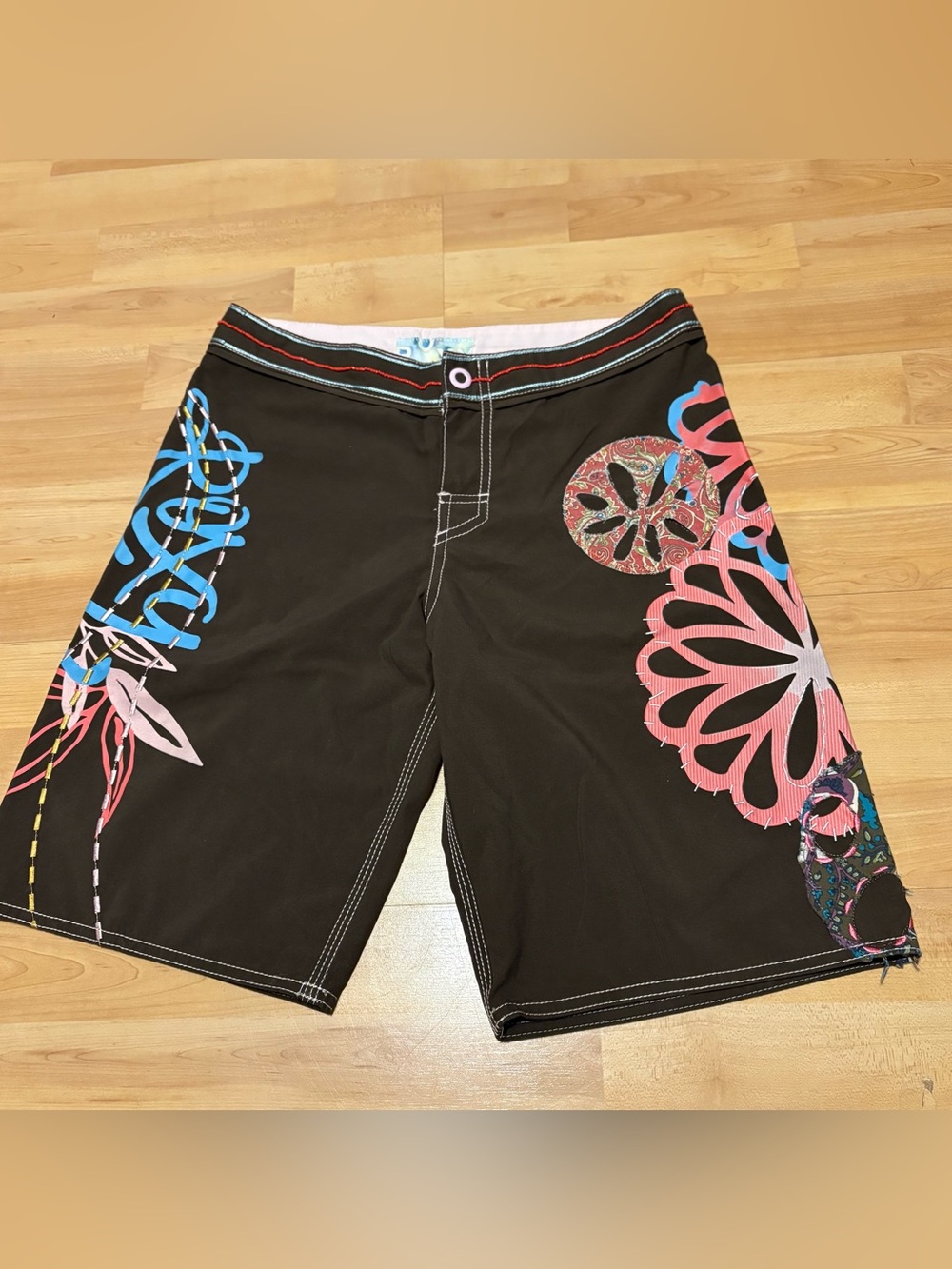Roxy Y2K Vintage Brown Board Short with Pink and Blue Floral Size 3